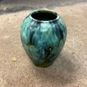 Vintage Brush McCoy green onyx art pottery vase